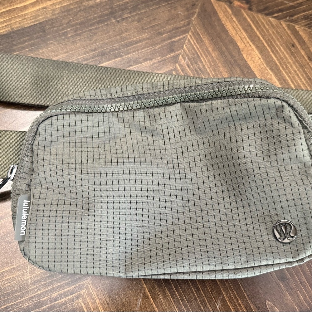 lululemon belt bag 1L